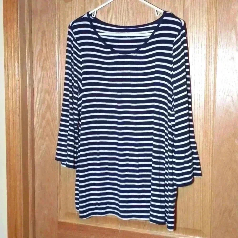 Croft & Barrow Navy white striped top size 1X